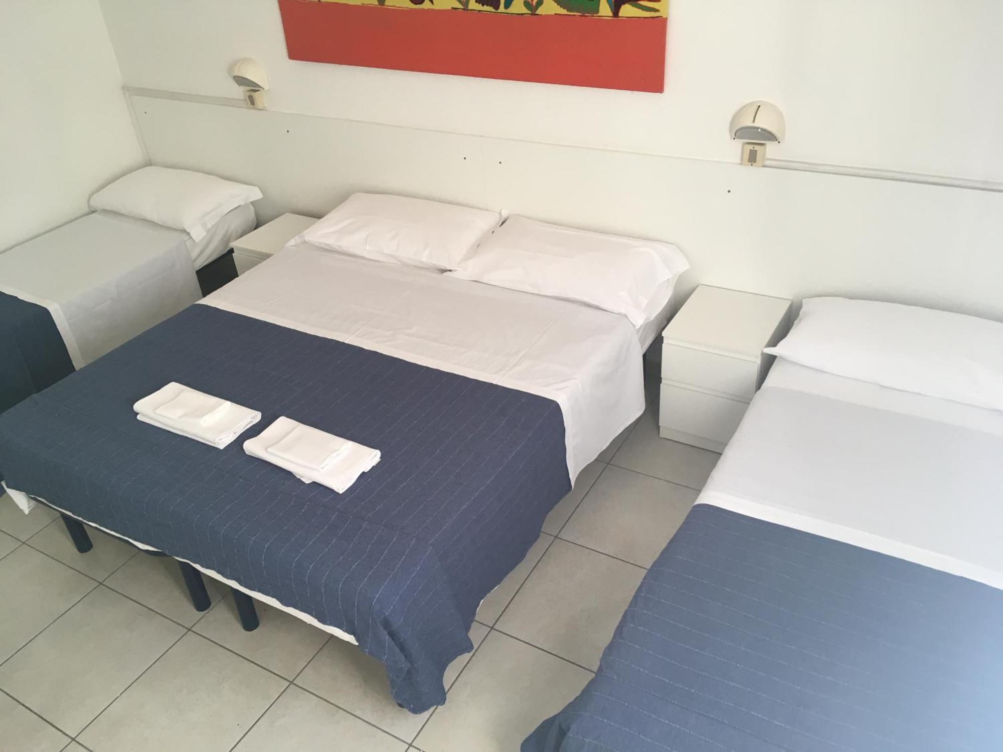 Hotel Maddalena Marina di Ravenna Bilik gambar