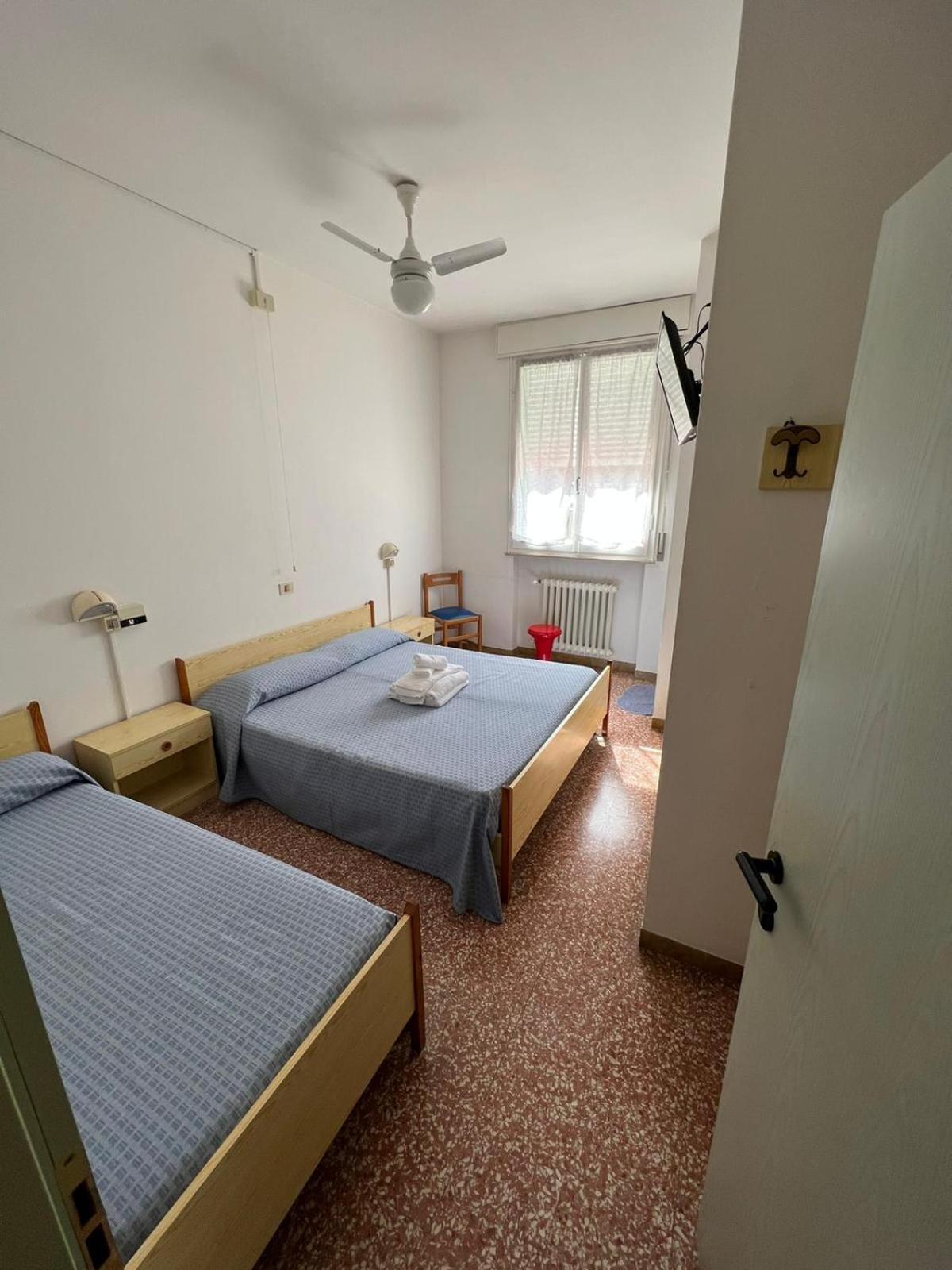 Hotel Maddalena Marina di Ravenna Bilik gambar